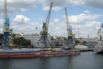 Россияне обещают возобновить работу Херсонского порта, который сами же разграбили – СМИ