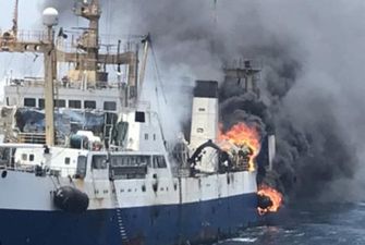 У берегов Африки горит украинский корабль