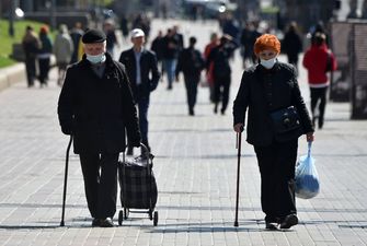 Украинцам в Польше выплатят 13 пенсию: что надо знать