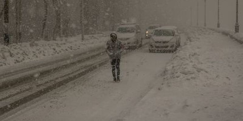 Сильные порывы ветра и мощные снегопады: Польша, Латвия и Канада страдают от непогоды