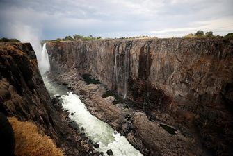 В Африке обмелел знаменитый водопад Виктория