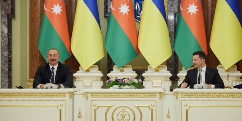 Украина подписала ряд документов о сотрудничестве с Азербайджаном: о чем договорились