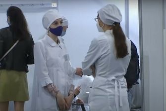 Годовалый ребенок в Киеве проглотил магнитные шарики: "прорвали ткани органов и..."
