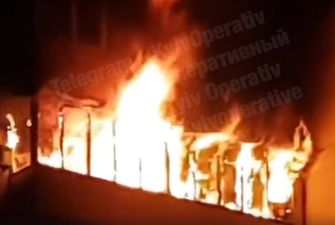 В Киеве вспыхнул адский пожар в многоэтажном доме: опубликовано видео