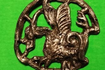 Странный средневековый артефакт: в Польше обнаружили необычный знак пилигрима