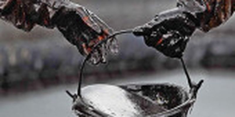 ЄС погодив обмеження ціни на російську нафту у 60 доларів за барель – журналіст