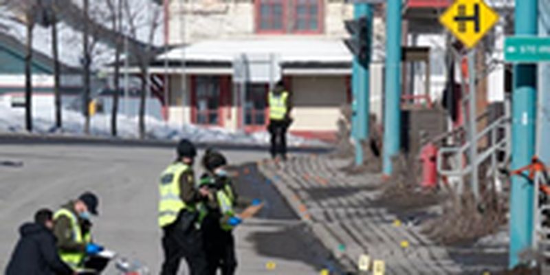В Канаде водитель сбил на тротуаре 11 человек, двое погибли