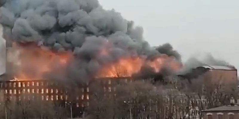 В Санкт-Петербурге вспыхнула фабрика: выжили не все