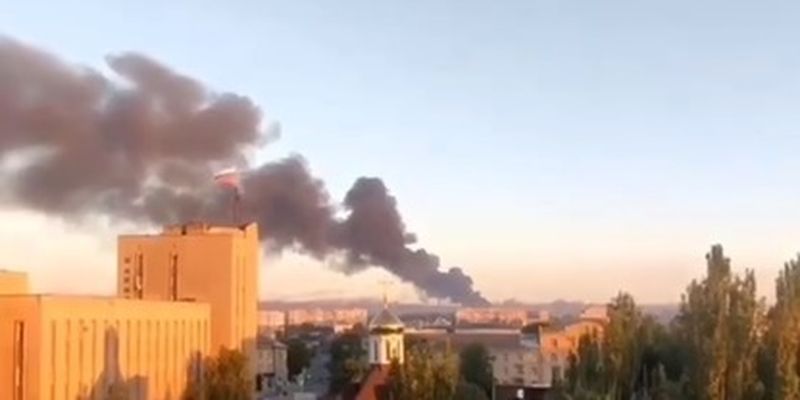 Взрывы продолжаются: видео "прилетов" и новые детали удара по базе рашистов в Мелитополе