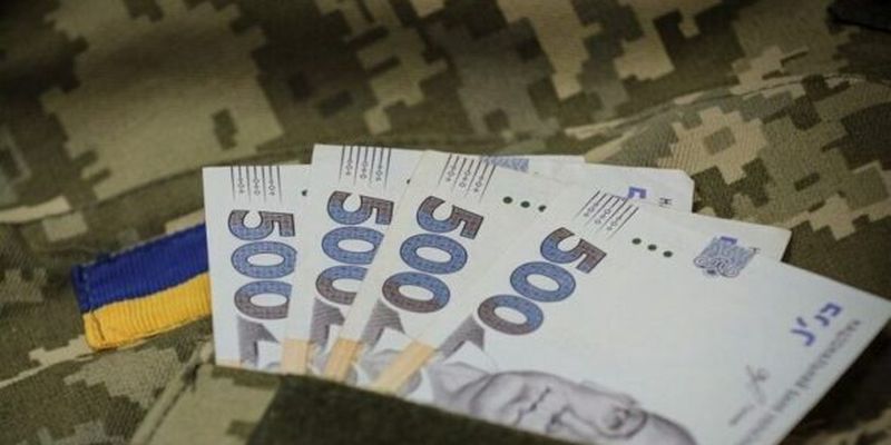 Кабмин внес изменения в зарплаты военнослужащих с 1 мая