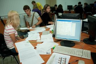 Від сьогодні в Україні стартує вступна кампанія: як створити електронний кабінет та подати документи
