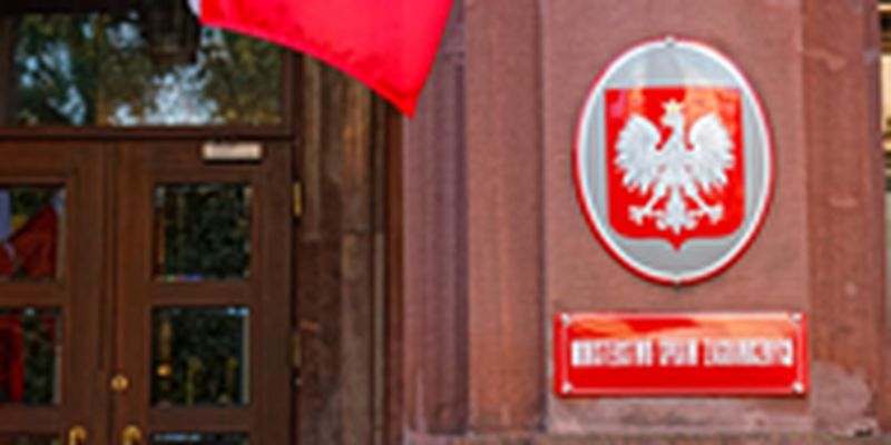 Польша решила заменить более 50 послов в разных странах