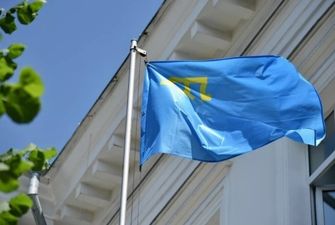 Представительство Президента в АРК призвало поднимать рядом с государственными крымскотатарские флаги
