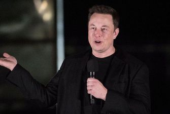 Ілон Маск цікавиться, чи хочуть власники Tesla грати в машині у «Відьмака»