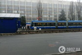 В Киеве в час пик остановились трамваи: что случилось