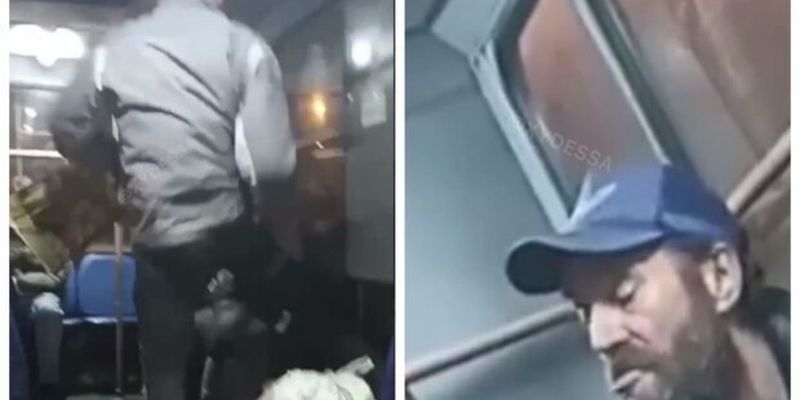 В троллейбусе одессит поплатился за неприличное поведение, видео: "Избили ногами"