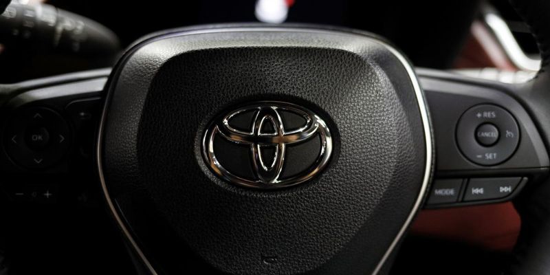 Toyota полностью прекращает производство своих авто в России и увольняет работников