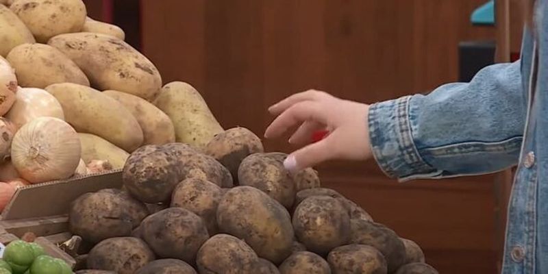 Від 6.99 грн до 11.9 грн: скільки українцям доведеться викласти за кілограм картоплі