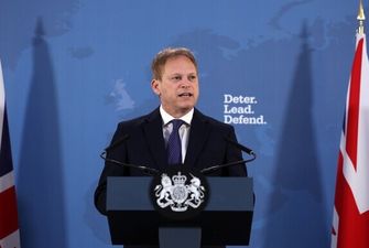 Министр обороны Великобритании отреагировал на поражение двух кораблей РФ в Крыму