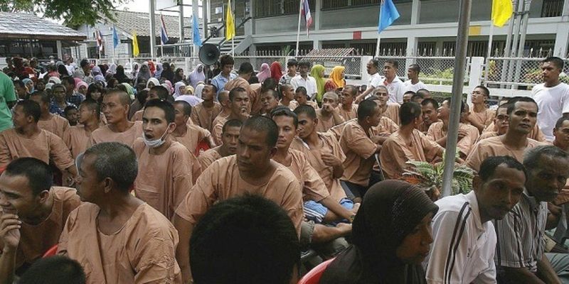 В Таиланде фиксируют очередную COVID-вспышку, большинство зараженных - узники
