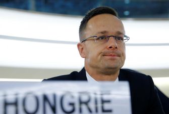 Глава МЗС Угорщини похвалився, що поговорив про мир з Лавровим
