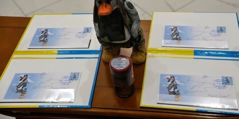 В Виннице презентовали эксклюзивную марку с «боевым гусаком-летчиком»