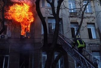 Сбила пожарного и погибла: стало известно о подвиге спасателей в колледже Одессы