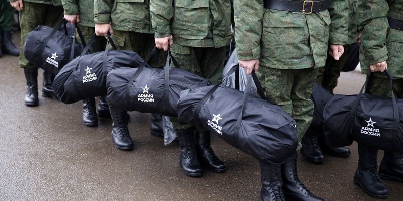 "К чему-то готовятся": Россия перебрасывает мобилизованных на юг Украины, — командование