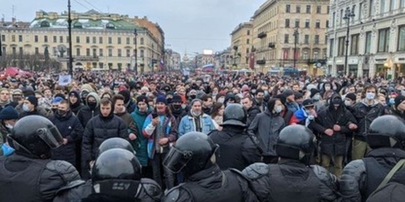 Навальная была со счастливой улыбкой на лице: в России дали оценку митинга за осужденного политика