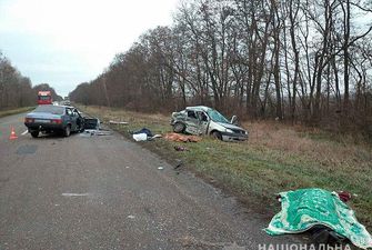 Тіла розкидало дорогою: на Чернігівщині сталася моторошна ДТП