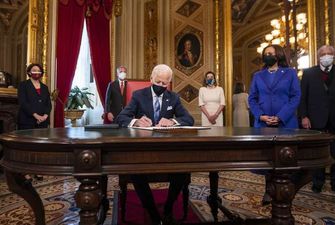 Байден підписав перші розпорядження на посаді президента США