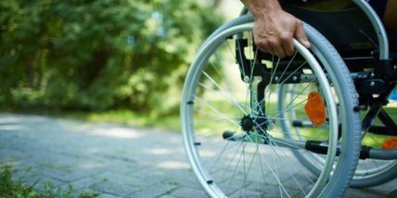 В Ровно открыли первый в Украине Центр спинальной травмы: пациентов на колясках учат управлять своим телом
