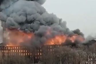 В Санкт-Петербурге вспыхнула фабрика: выжили не все
