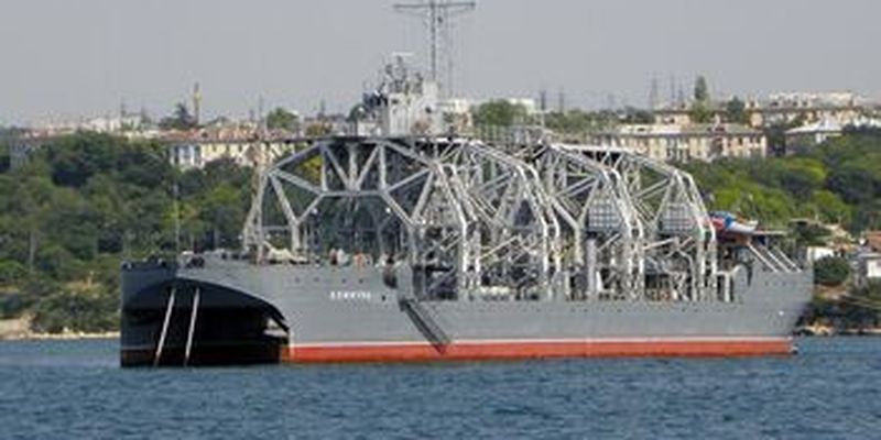 ВСУ поразили в Севастополе 100-летний российский корабль "Коммуна": что о нем известно