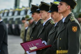 Президент вручил две Золотые Звезды Героя Украины, одну посмертно