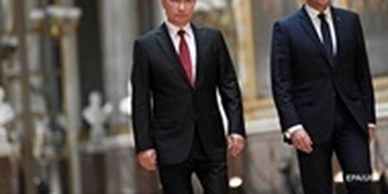 Путин разговаривал по телефону с Макроном об Украине