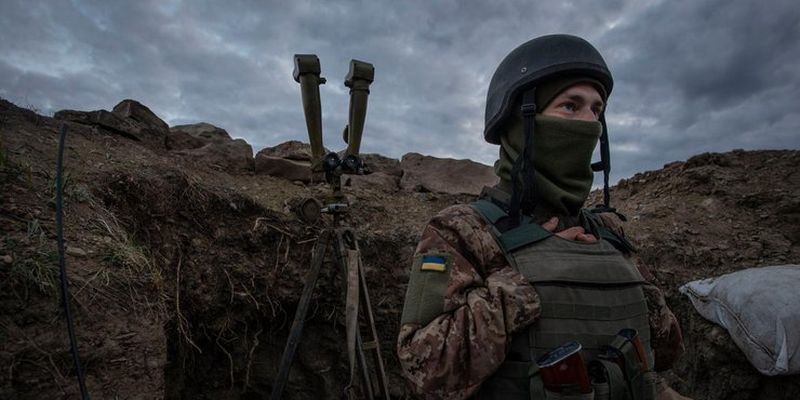 Украинская армия понесла потери на Донбассе: один боец погиб, второй тяжело ранен