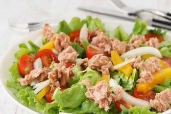 Вкусный низкокалорийный салат с тунцом на ужин: простой рецепт с фото/Легкое и сытное блюдо для вечернего перекуса