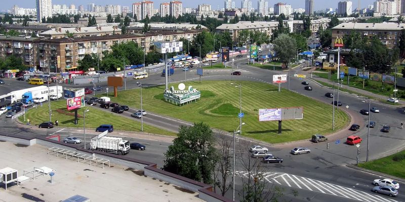 Без McDonald’s і численних МАФів: якою була Дарницька площа в Києві у 1970-х роках. Архівне фото