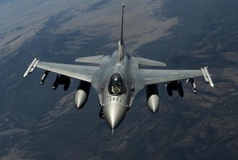 Польша не исключает передачу Украине истребителей F-16