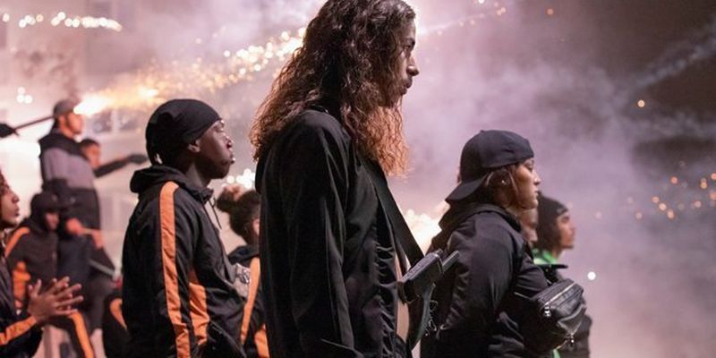 Грецька трагедія з коктейлем Молотова: рецензія на фільм-протест Афіна від Netflix