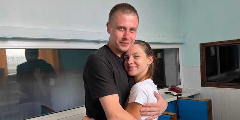 Вытащила из плена мужа: жену морпеха 36 ОБрМП из Бердянска обвиняют в сотрудничестве с РФ