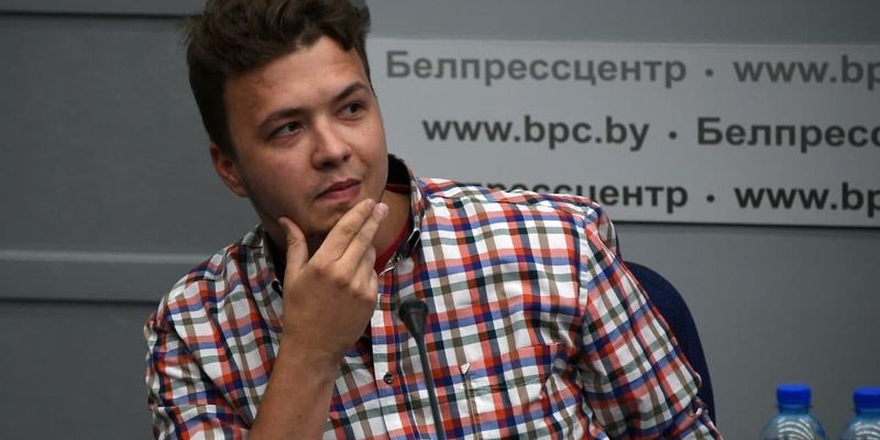 "Ко мне никто не приезжал", - Протасевич опроверг допрос так называемой "ЛНР"