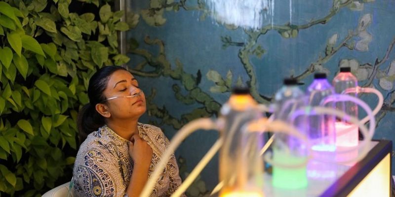 Подышать чистым воздухом: в Индии открыли кислородный бар