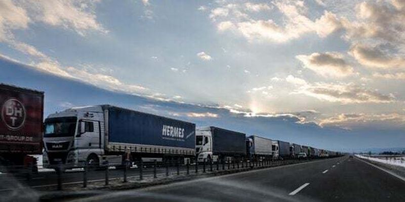 Движение грузовиков из Украины в Польшу полностью заблокировано на пяти направлениях — ГПСУ