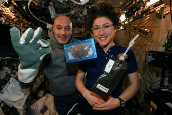Астронавты впервые приготовили еду в космосе