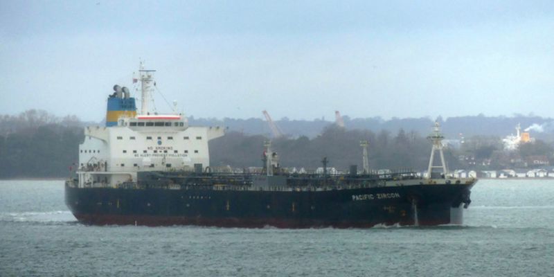 Штаты осудили Иран за атаку на коммерческий танкер в Оманском заливе