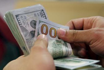 В Украине начал дорожать доллар