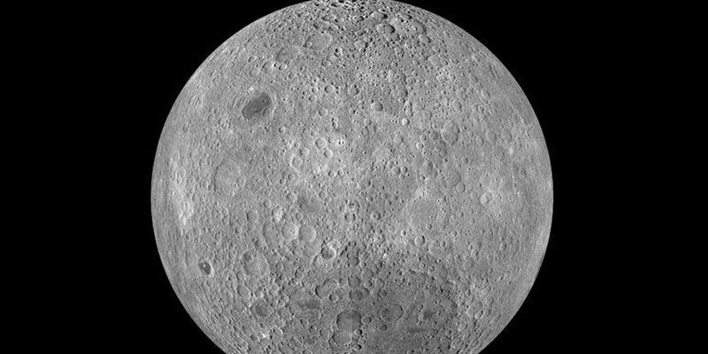 Астрономи закликають до радіомовчання на зворотному боці Місяця: у чому причина