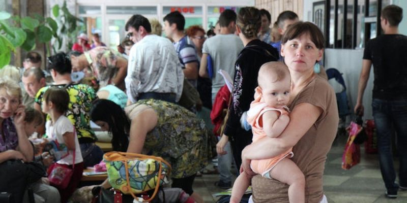 "Мы должны уйти": украинские беженцы в ЕС боятся зимой остаться без жилья